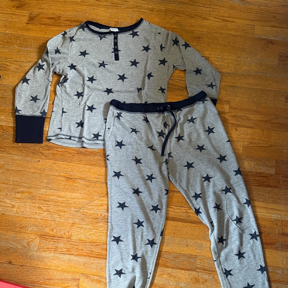 Splendid Gray Star Pajama Set